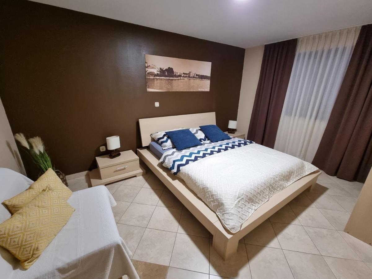 M&M Apartments Биоград на Мору Екстериор снимка