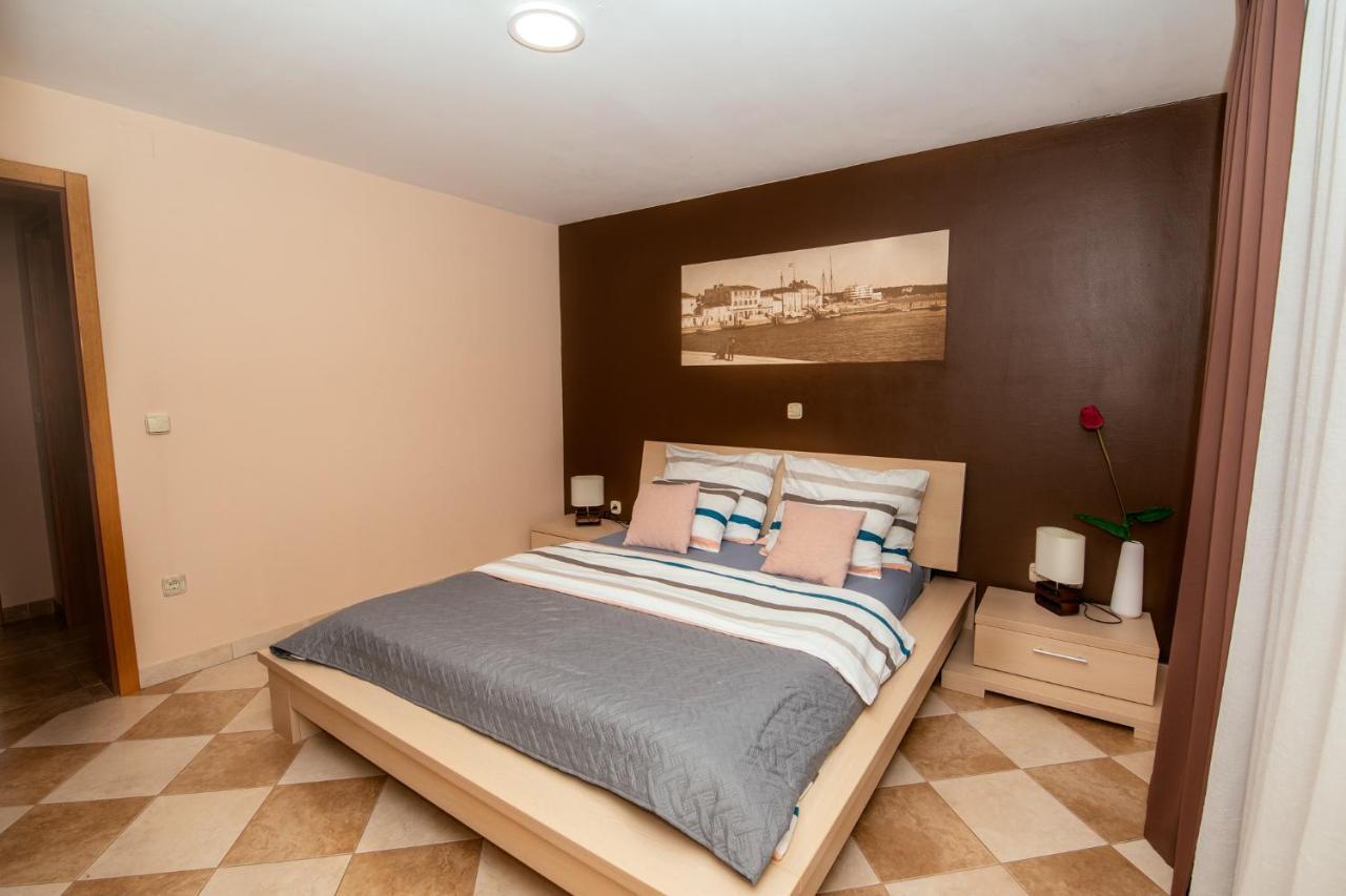 M&M Apartments Биоград на Мору Екстериор снимка