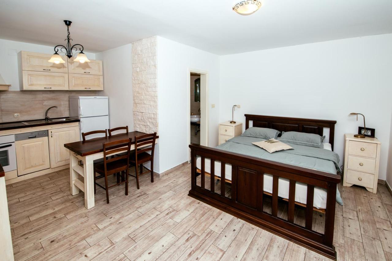 M&M Apartments Биоград на Мору Екстериор снимка