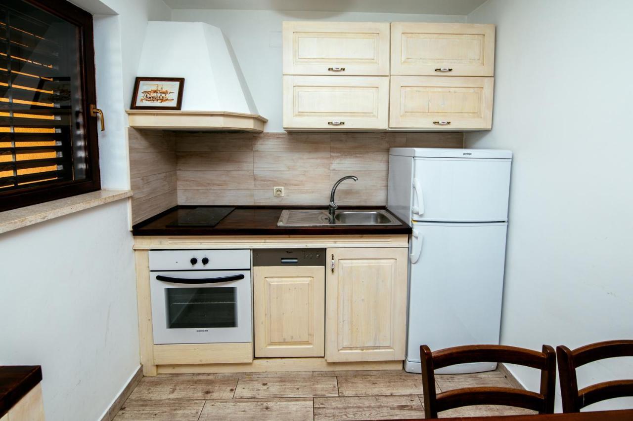 M&M Apartments Биоград на Мору Екстериор снимка