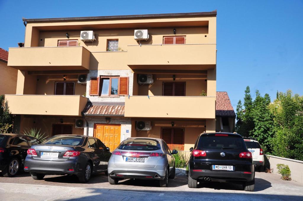 M&M Apartments Биоград на Мору Екстериор снимка